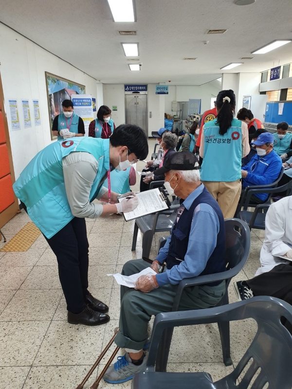 (홍성군자원봉사센터, 어르신 안전접종위한 ‘숨은 조력자’)